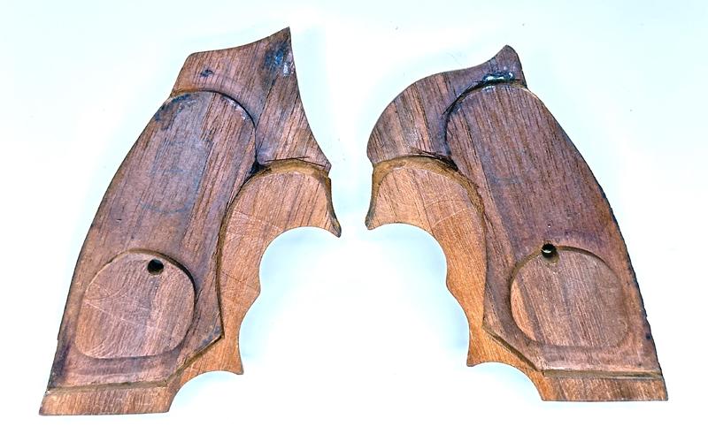 Colt Blackford Grips interior LR