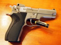 S&W 5906 002s.jpg