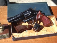smithandwesson002.jpg