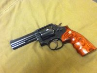 S&W Mod 581 rosewood grips.jpg
