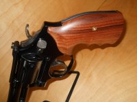 S&W M19-4 .357 4 inch Ahrend Grips 013.jpg