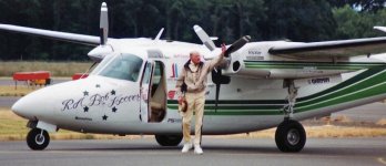 Bob-Hoover-Shrike-AeroCommander.jpg