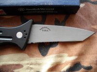 Smith&Weaaon Knives 010.jpg