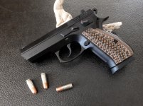 Tristar T100 grips 5.jpg