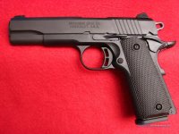 Browning1911_1.jpg