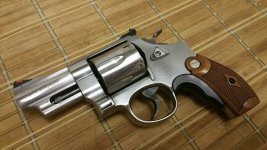 M629 classic grips.jpg