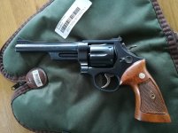 revolver_1.jpg