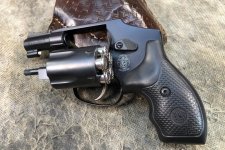 S&W 442 f.jpg