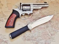 Ruger GP100 and Knife (3).JPG