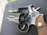 Smith & Wesson Model 19-3 snub (4).jpg