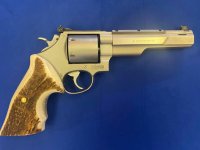 S&W Performance Center Magnum Hunter Elk grips 01.jpg