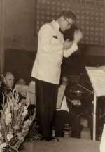 alexander-leslie-sso-conductor-480x689.jpg