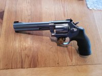 S&W 617-6  6 inch 22LR.jpg
