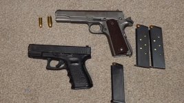 1911 & G19 b.jpg