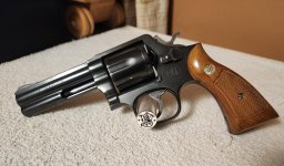 S&W 581 Left side.jpg