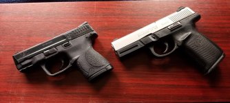 M&P40c_vs_SW40VE.jpg