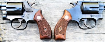 Butt-to-Butt, 5-screw (left) & 4-screw (right) Chiefs.jpg