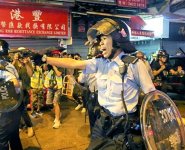 hong-kong-police-fired-gun~2.jpg