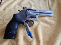 S&W_002.jpg
