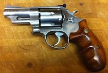 250px-S&W_M657.jpg