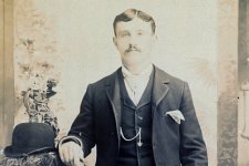 Billy Standifer 1892 in Lampasas TX.jpg