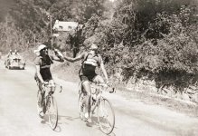 Fausto-Coppi-Gino-Bartali-sharing-bottle-Tour-de-France-1952.jpg