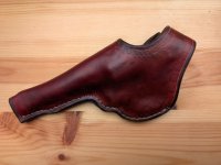 Le holster et sa patte de maintien 2.jpg