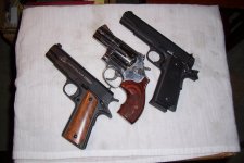 pistol pics 001.jpg