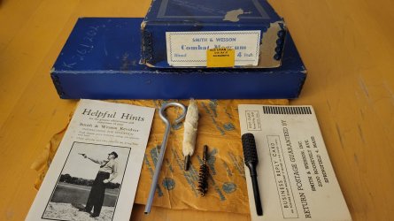 PRE-19 BOX-ASSESSORIES.jpg