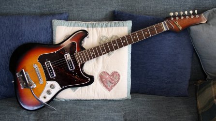 DeccaJapaneseGuitar1960s2.jpg DeccaJapaneseGuitar1960s2.jpg