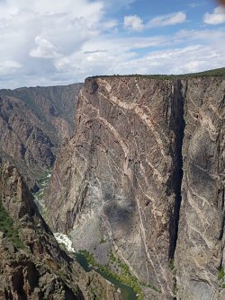 Painted-Wall_2250ft_south-rim.jpg