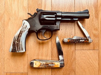 Gun and Knives.2.jpg
