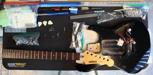 YamahaStrat1.jpg