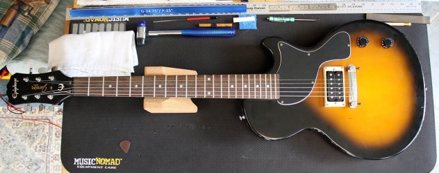 EpiphoneJunior1.jpg