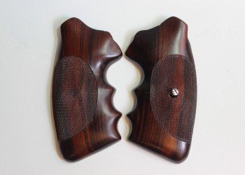 GHogue Cambria Python Combat Grips1.JPG