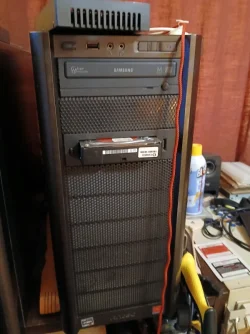 Hot swap slot and dock.webp