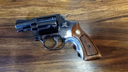 S&W mod 36 no dash blue 2 inch-01.webp