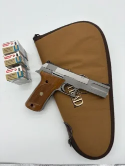S&W 2206 a.webp