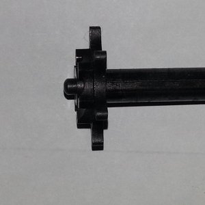 1899 Center pin protruding through extractor star