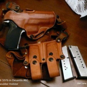 DeSantis #80 shoulder holster for FBI 1076