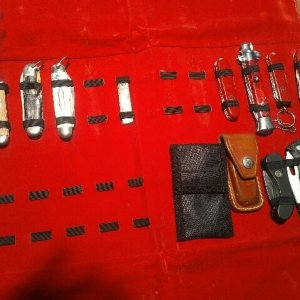 Miscellaneous knives in case