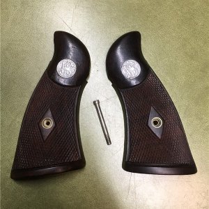 Registered Magnum Grips 1