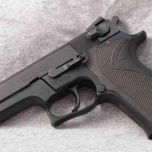 Late square guard 5904 with Novak sights, s/n TES25xx