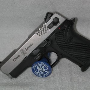 Smith & Wesson CS40